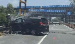 揭阳最新车祸爆料新闻,悲剧瞬间，生命无常！
