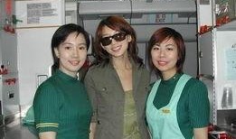 空姐爆料明星乘机视频,明星乘机瞬间，真实画面引热议